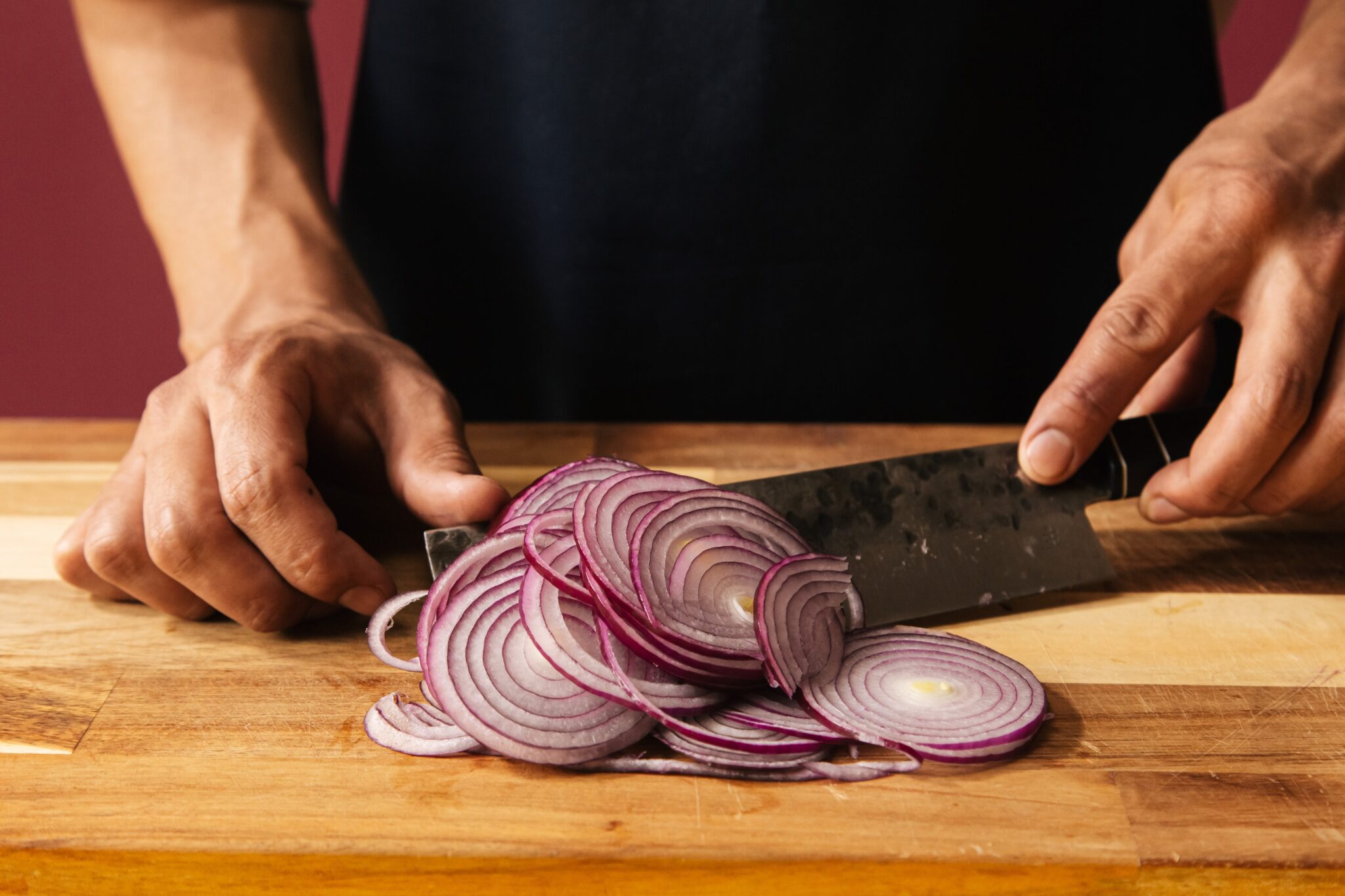 how to cut onions without crying